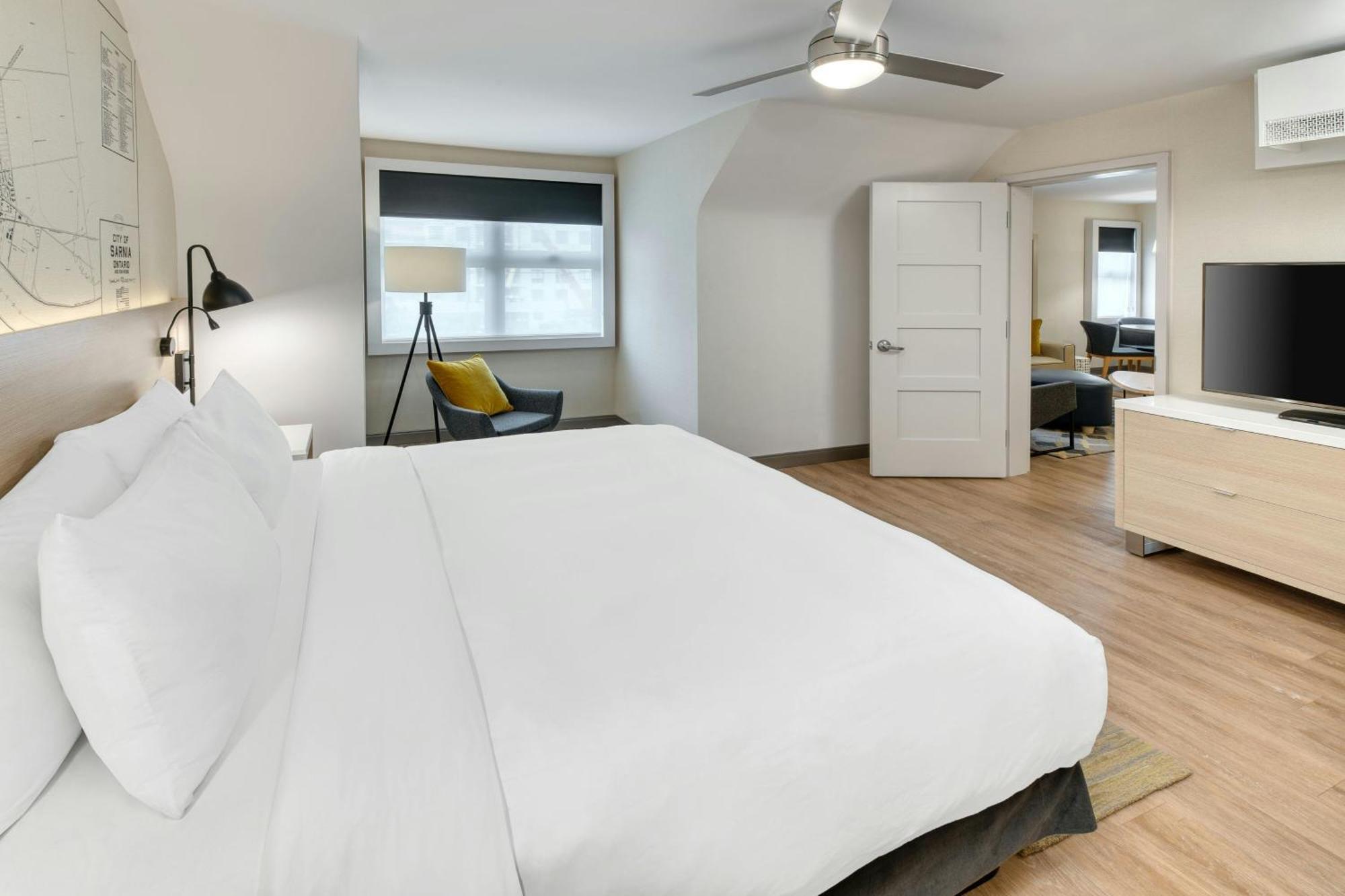 The Insignia Hotel, Sarnia, A Tribute Portfolio 4*